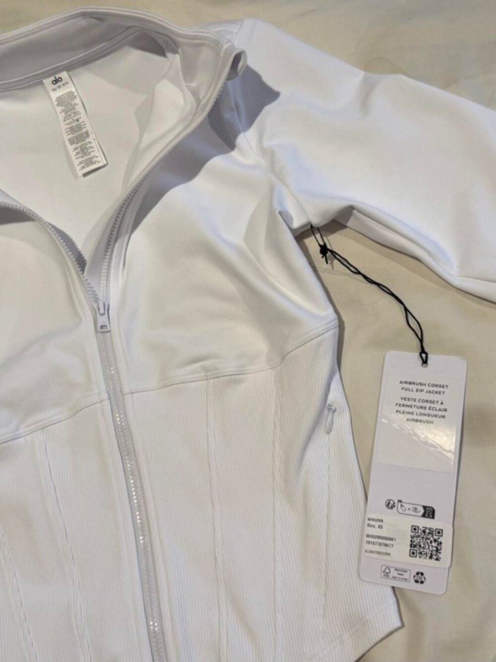 Alo Yoga white zip up jacket - Picture 2 of 4